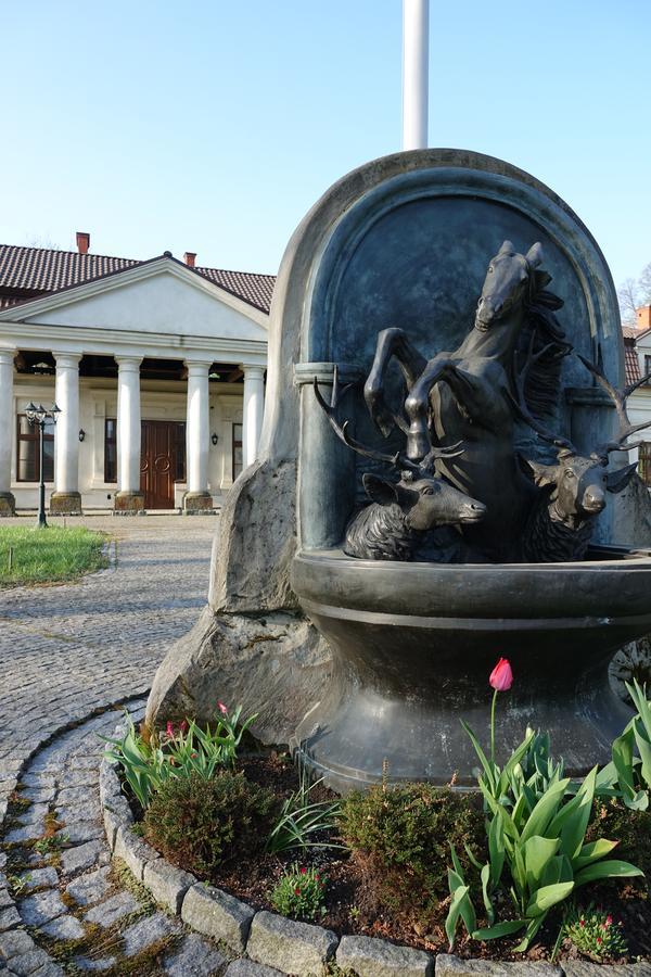 Gosciniec Dworski W Ropie - Pokoje Goscinne Ropa Buitenkant foto